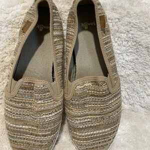 Sanuk ladies slip on shoes